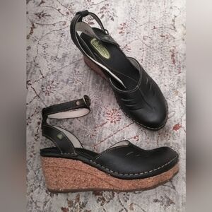 New El Naturalista leather sandals 39